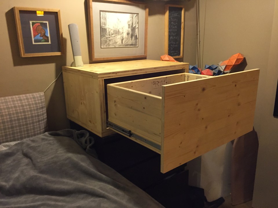 Linen drawer in place.